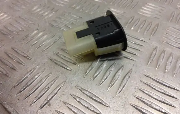 Saab 9-5 Tailgate opening switch 156796 4733440