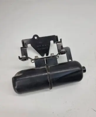 Vacuum air tank