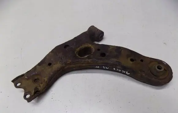 Toyota Auris 150 Rear control arm 238149uiokl12