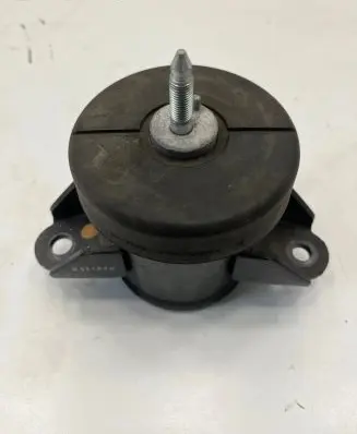 Nissan Leaf II (ZE1) Engine mount bracket