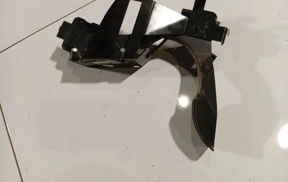 Renault Laguna III Clutch pedal 1401281180