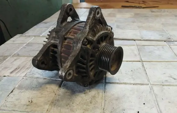 Nissan Note (E11) Generator/alternator 23100BC400