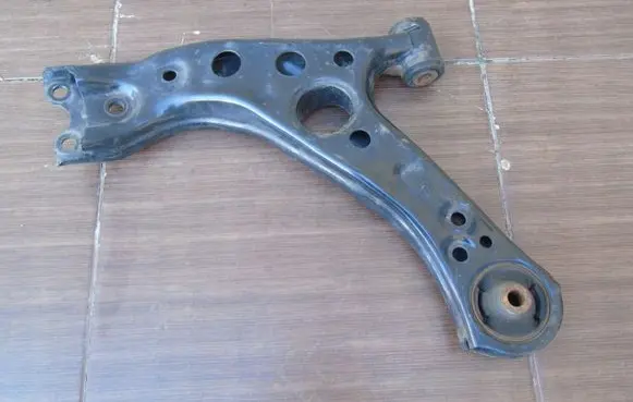 Toyota C-HR I Front lower control arm/wishbone