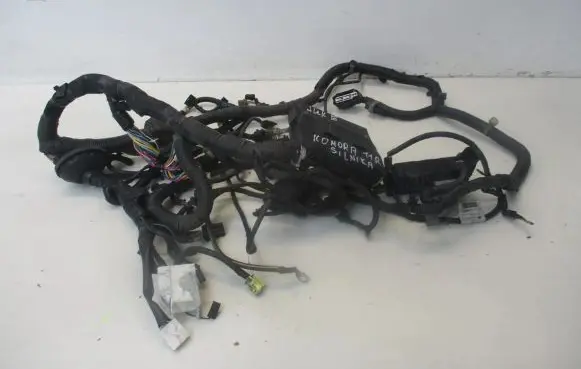 Nissan Juke I F15 Engine installation wiring loom