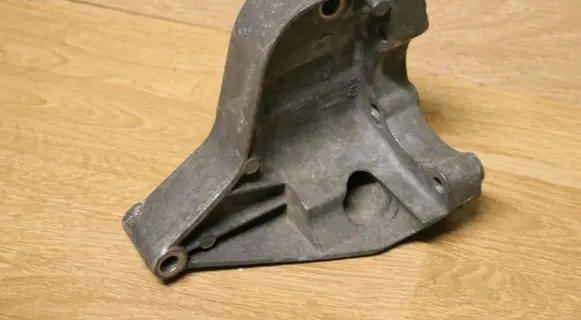 BMW 3 E90 E91 Power steering pump mounting bracket 7794455