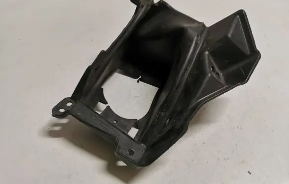 Ford Mustang V Fog light bracket DR3317267AA