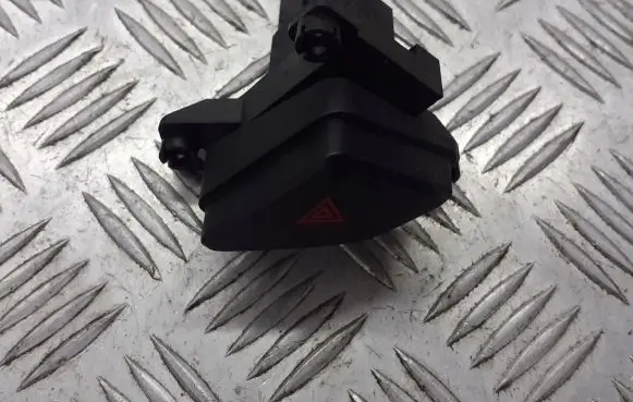 Hyundai i30 Hazard warning light relay 