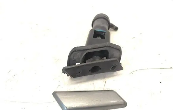 Alfa Romeo GT Headlight washer spray nozzle