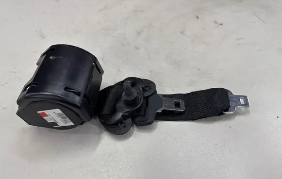 BMW 2 F46 Third row seat belt 7375643