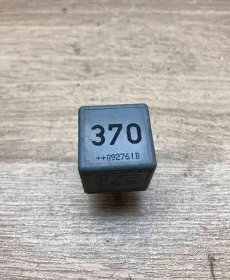 Audi A6 S6 C6 4F Other relay 8D0951253 V23134J52X300 370
