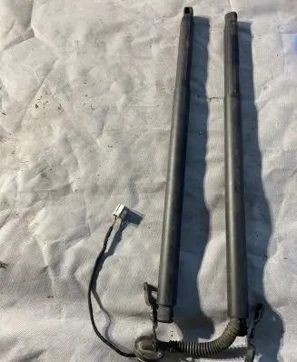 Cadillac Escalade Tailgate/trunk strut/damper 84183515