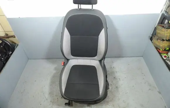 Skoda Fabia Mk3 (NJ) Front driver seat