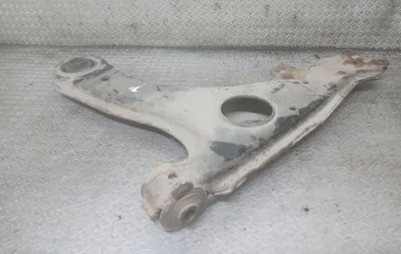 Volkswagen PASSAT B3 Front lower control arm/wishbone