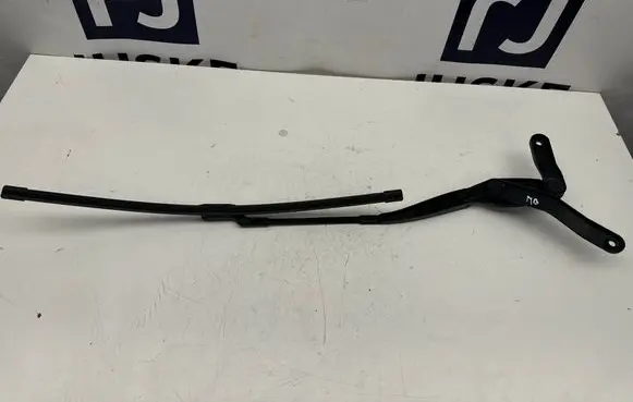Front wiper blade arm