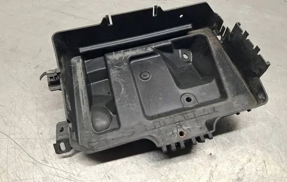Opel Astra H Battery box tray 13235804 316778539