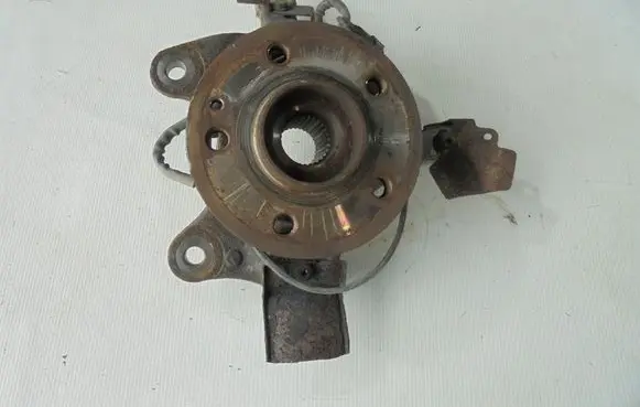 Mercedes-Benz Vito Viano W447 Front wheel hub spindle knuckle A4473300020