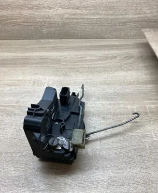 Opel Signum Front door lock 24447340