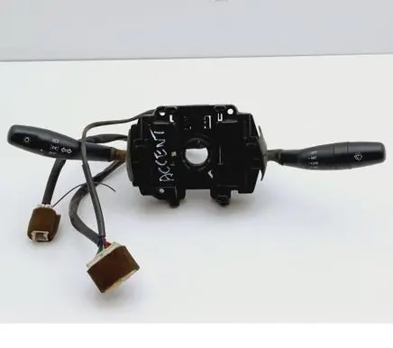 Hyundai Accent Wiper turn signal indicator stalk/switch 