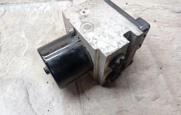 Peugeot 407 ABS Pump 15710605 S118676001N 9661731180
