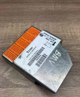 BMW 5 E39 Airbag control unit/module 8374799 MRSZ9032