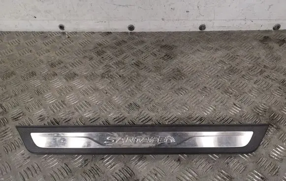 Hyundai Santa Fe Front sill trim cover 85883B8500
