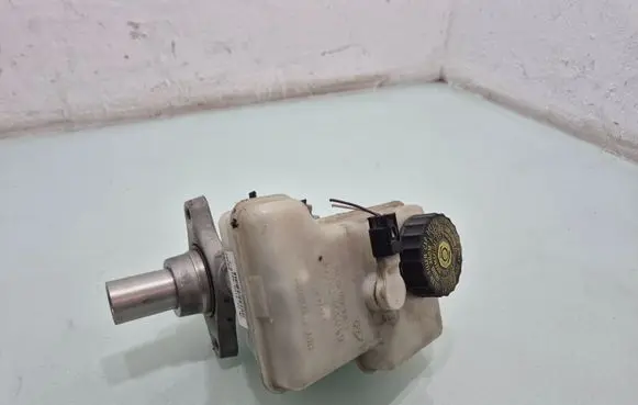 Master brake cylinder
