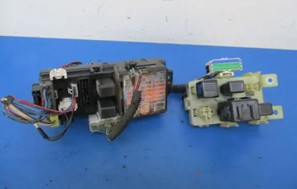 Mitsubishi Space Wagon Fuse box set