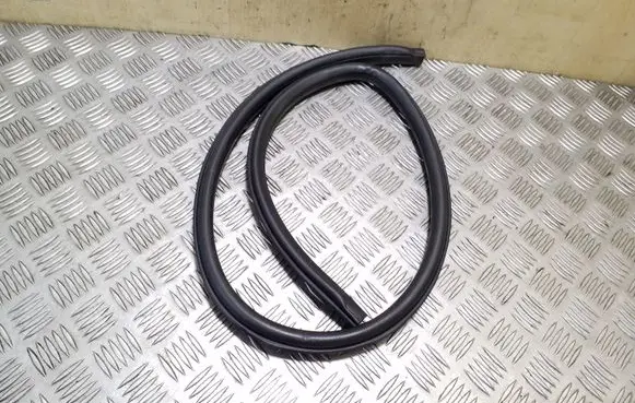 Opel Frontera B Rear door rubber seal (on body) 
