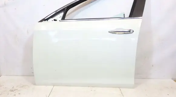 Alfa Romeo Giulietta Front door