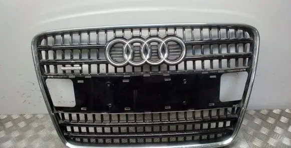 Audi Q7 4L Front bumper upper radiator grill 4L0853651A