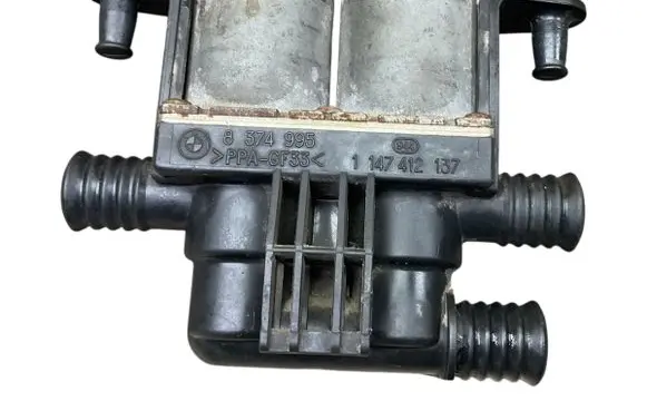 BMW 5 E39 Coolant heater control valve 8374995 1147412137