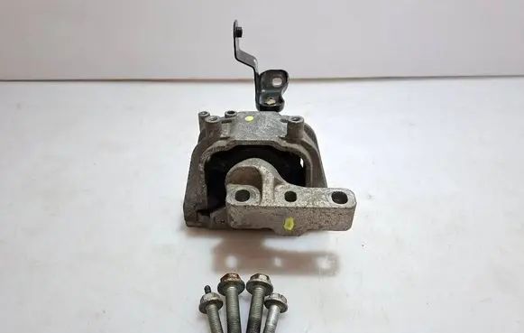 Volkswagen PASSAT B7 Engine mount bracket 1K0199262CE