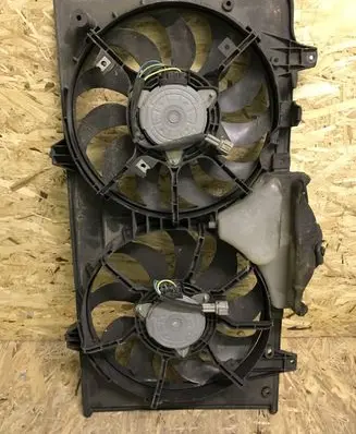 Mazda 6 Radiator cooling fan shroud