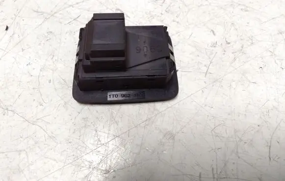 Volkswagen PASSAT B6 Alarm switch 1T0962109