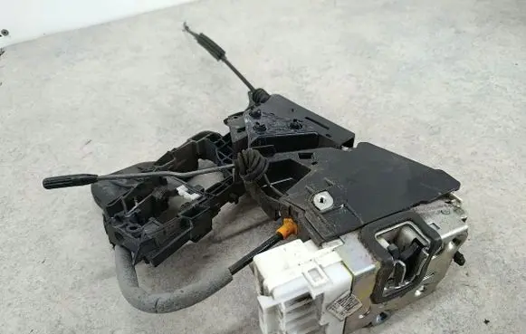 Mercedes-Benz A W169 Rear door lock 