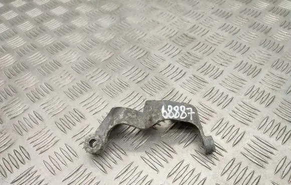 Peugeot 5008 Engine mounting bracket