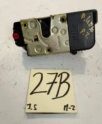 Peugeot 406 Rear door lock 913839