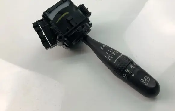 Toyota Corolla Verso E121 Indicator stalk 8465205150