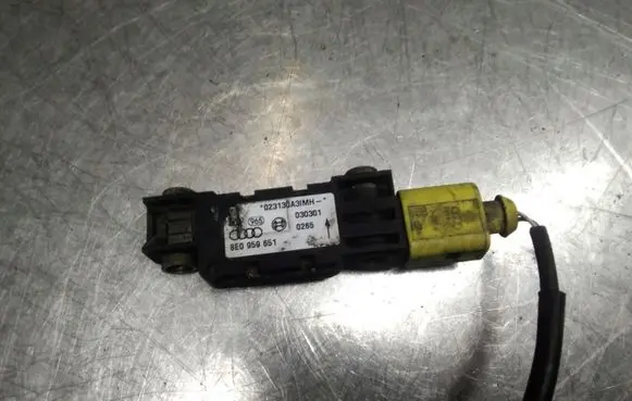 Audi A4 S4 B6 8E 8H Airbag deployment crash/impact sensor 8E0959651