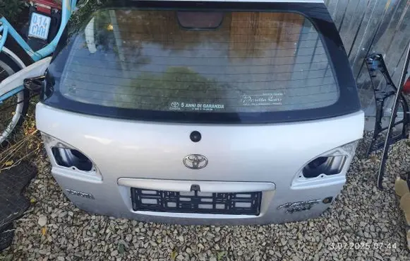 Toyota Avensis T220 Tailgate/trunk/boot lid 