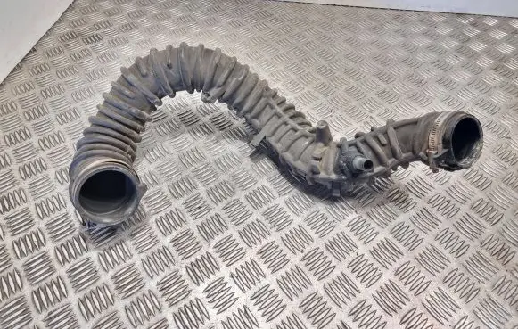 Opel Vivaro Intercooler hose/pipe 8200607746 93858731