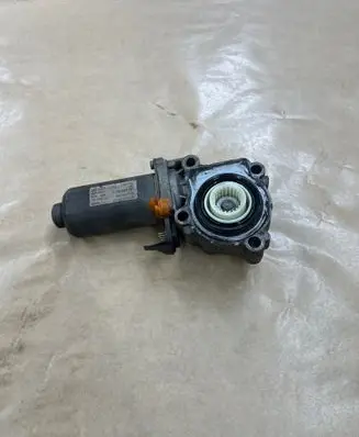 BMW X3 E83 Gearbox-reducer motor 0130008507 13774410 8473227771