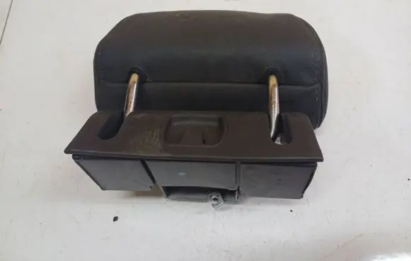 Chevrolet Captiva Front seat headrest 