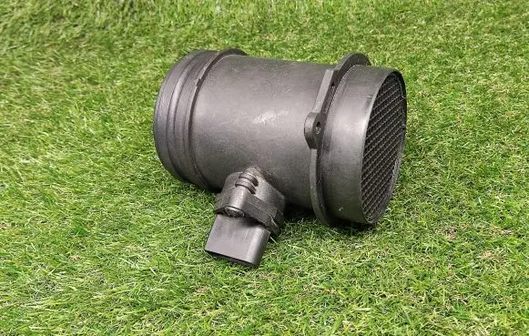 Audi A8 S8 D3 4E Mass air flow meter 077133471J 0280218069