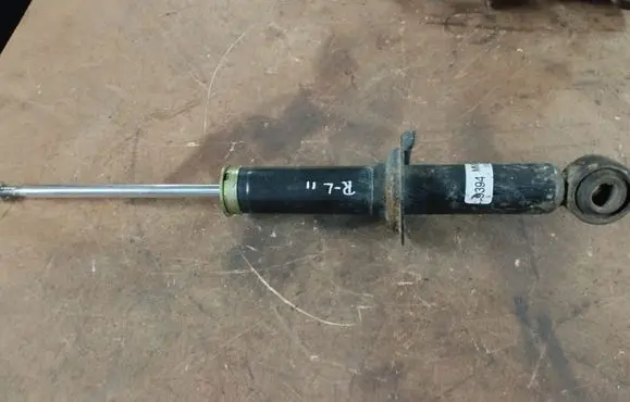 Mitsubishi Endeavor Rear shock absorber/damper MN101180