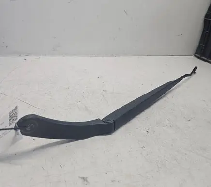 Front wiper blade arm