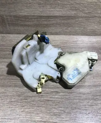 Nissan X-Trail T30 Rear door lock 80553AA300 89A909