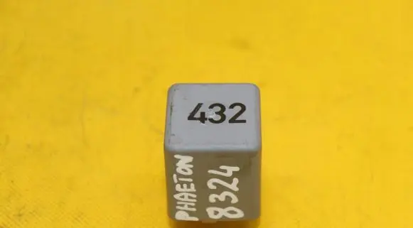 Volkswagen Phaeton Other relay 3D0906383