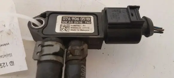 Volkswagen PASSAT CC Exhaust gas pressure sensor 076906051B 8K0973703