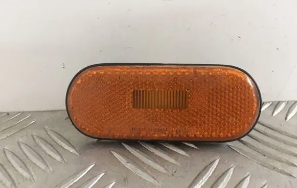 Toyota RAV 4 (XA20) Front fender indicator light